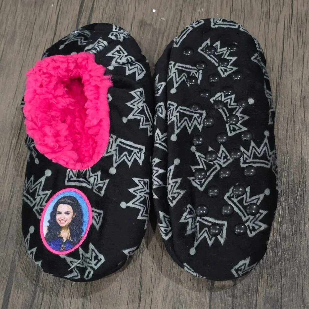 Disney ✦ Descendants Fuzzy Slippers ✦ Black Pink Mal Crown Design Girls M/L NWT